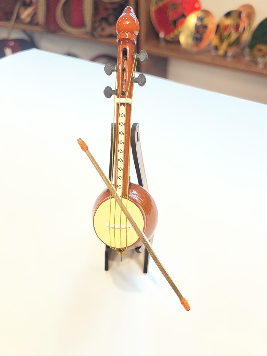 ماکت ساز کمانچه